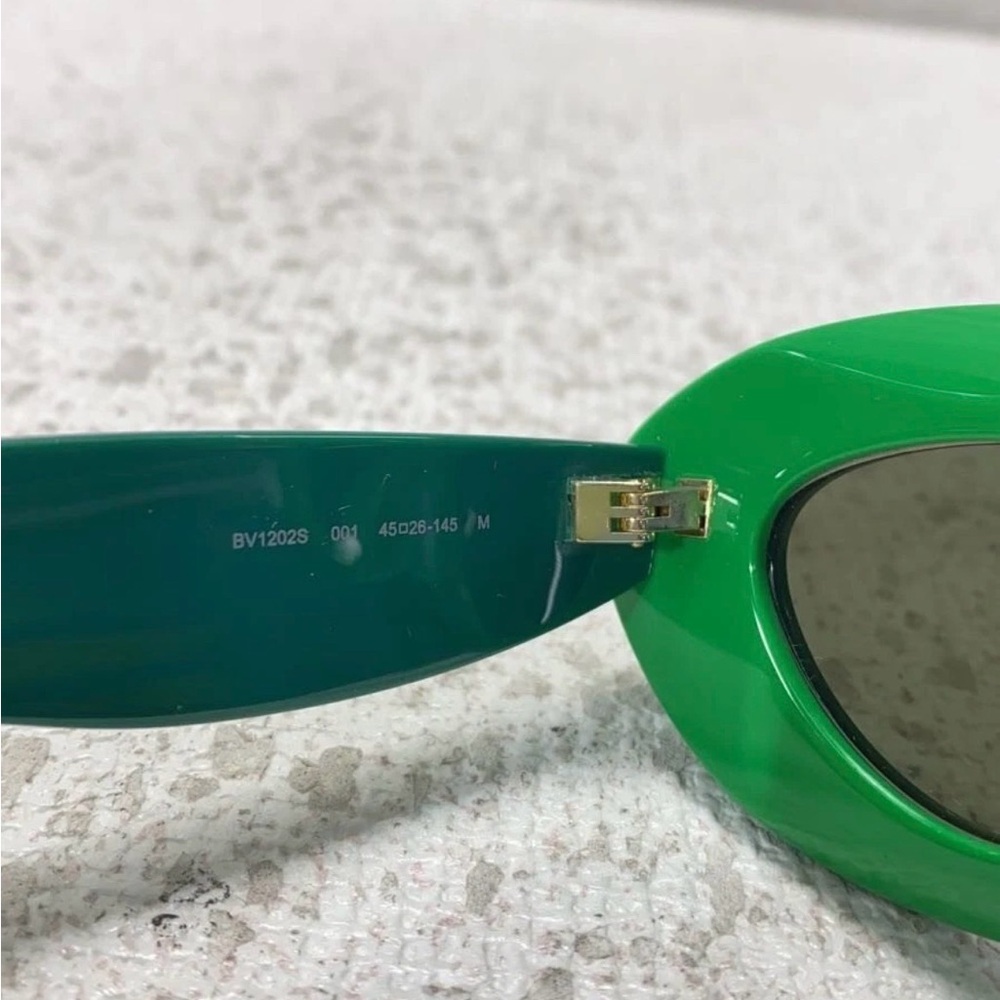 Bottega Veneta Green Sunglasses - Picture 5 of 7